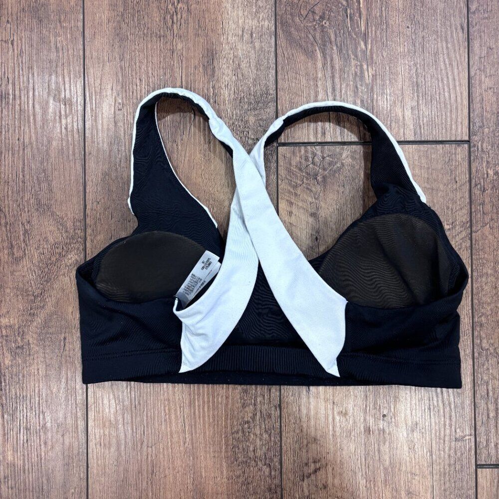 Victoria's Secret Black With White Straps Sport Bra Removable Padding - Medium - Picture 3 of 7